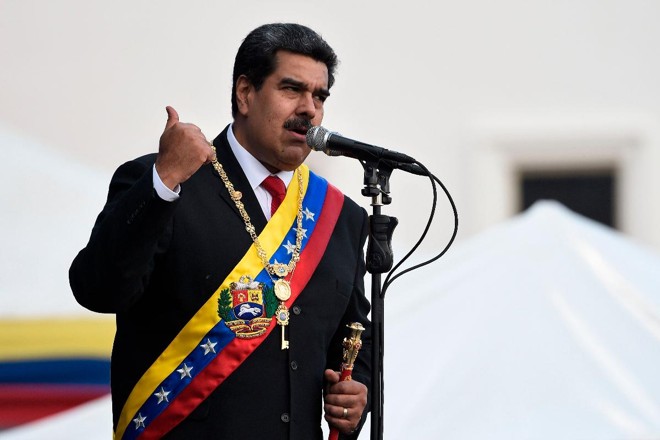 O ditador Nicolás Maduro faz discurso em cerimônia das Forças Armadas após ser empossado para um segundo mandato presidencial na Venezuela, 10 de janeiro | FEDERICO PARRA / AFP