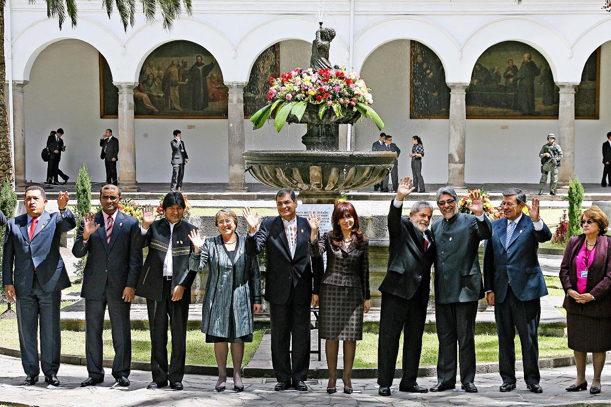 Foto oficial dos presidentes na abertura da 3ª Reunião de Chefes de Estado e de Governo da Unasul | Ricardo Stuckert - PR