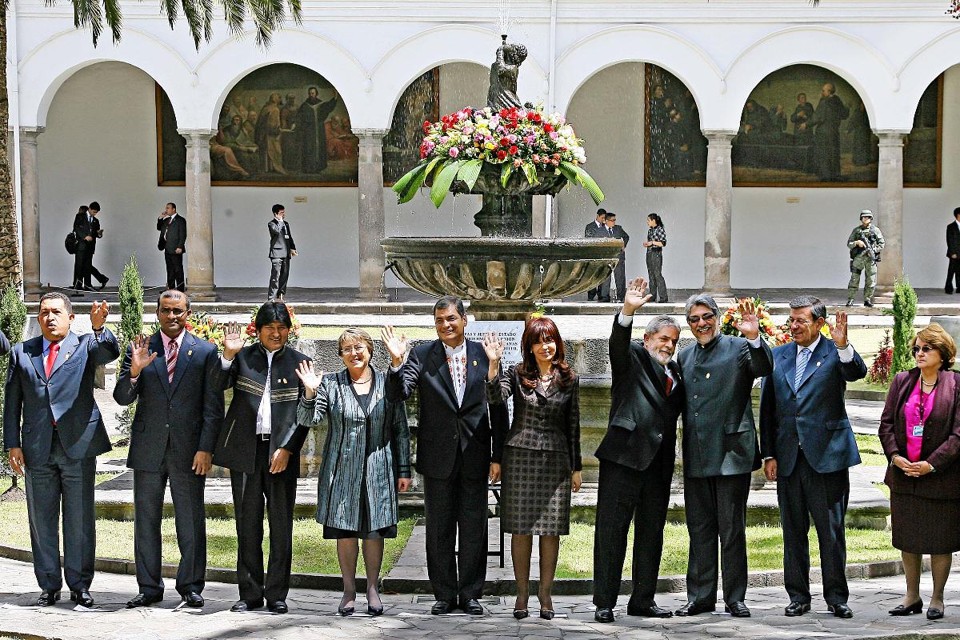 Foto oficial dos presidentes na abertura da 3ª Reunião de Chefes de Estado e de Governo da Unasul | Ricardo Stuckert - PR