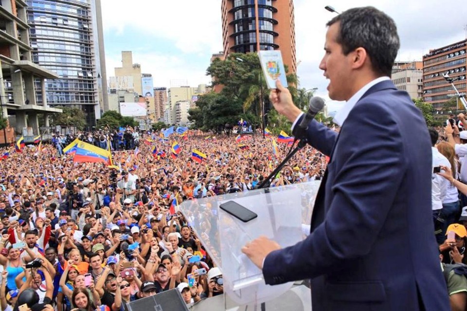 Presidente interino da Venezuela, Juan Guaidó, fala a uma multidão em Caracas em 23 de janeiro | AsambleaVE/Fotos Públicas