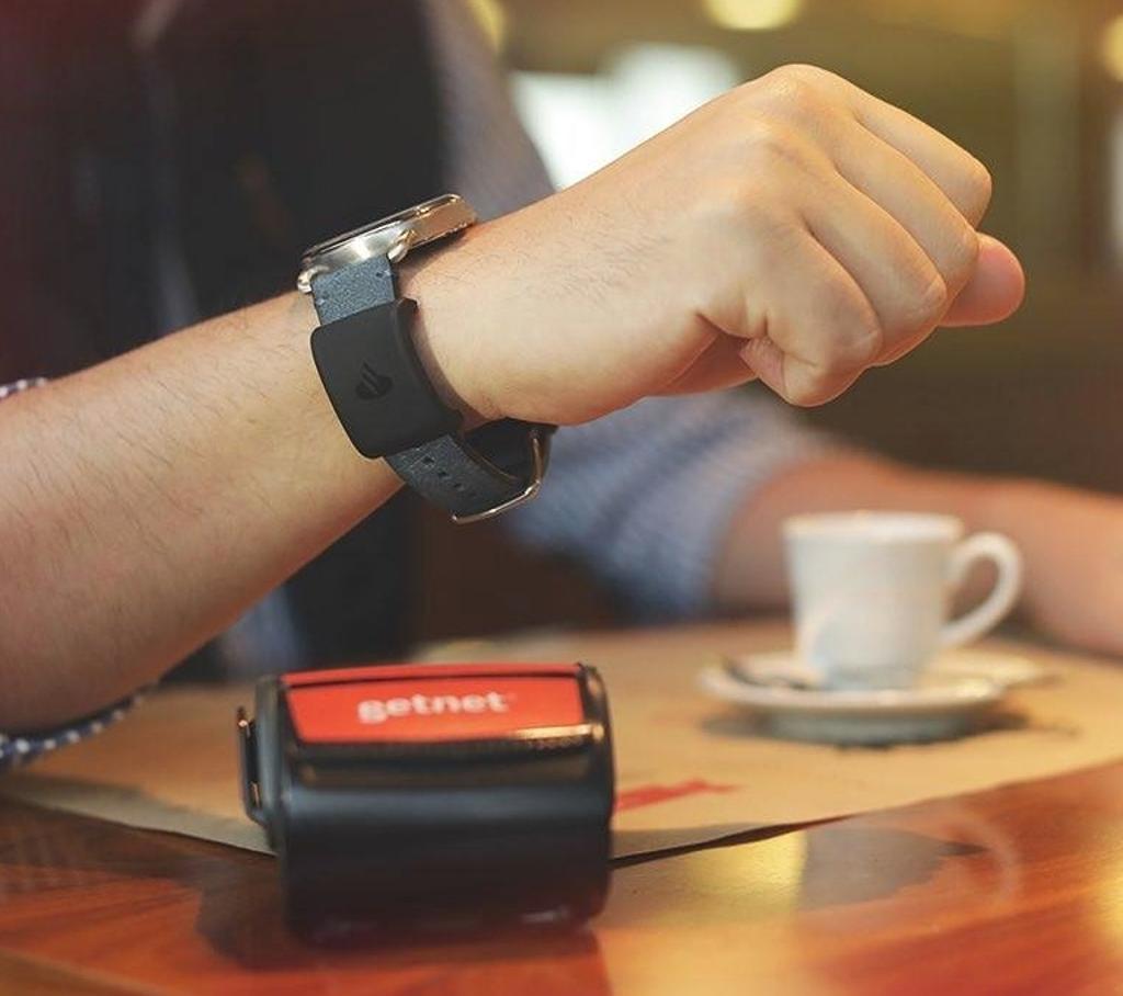 Na foto, uma maquininha da Getnet com tecnologia de pagamento por aproximação. | Reprodução Facebook/