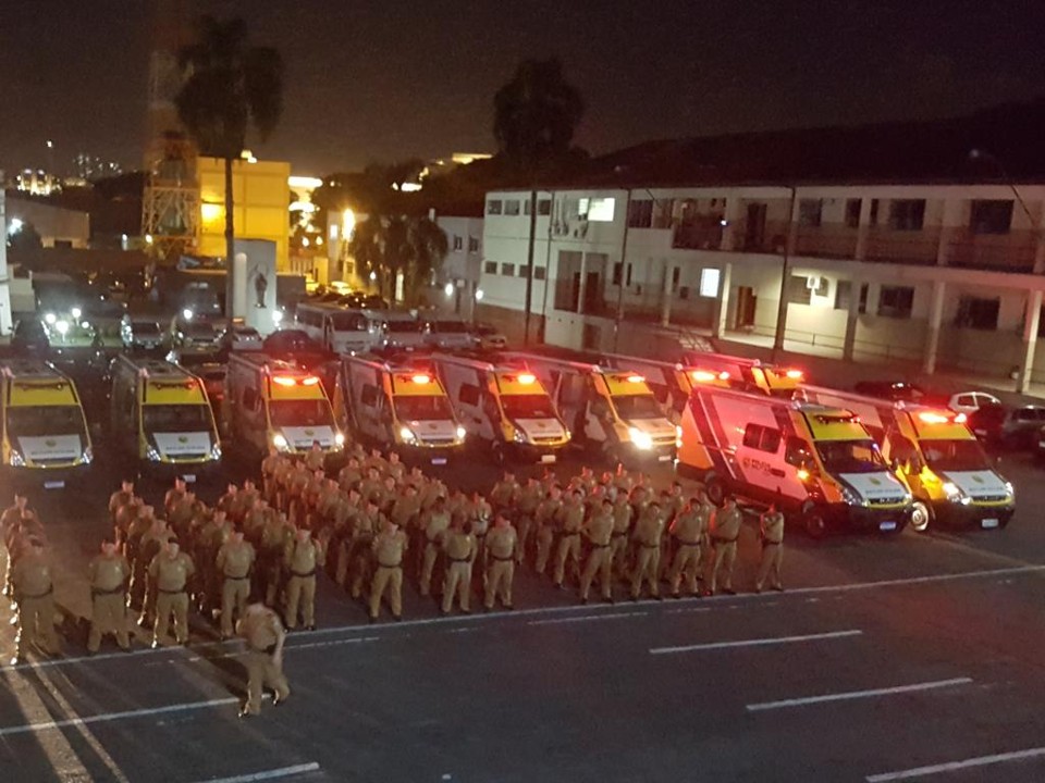 Efetivo da PM que trabalhou na Operação Civilidade para combater a perturbação de sossego. | Polícia Militar do Paraná/