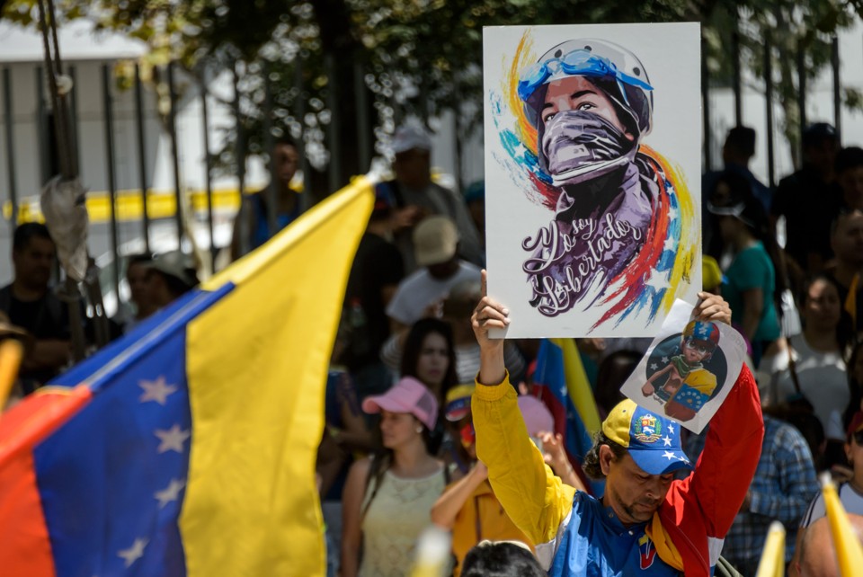 Opositores de Maduro participam de protesto em Caracas. | Martin Bernetti/AFP
