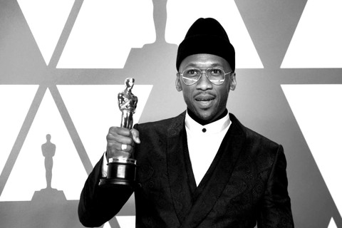 Mahershala Ali, vencedor do Oscar de Melhor Ator Coadjuvante por 'Green Book', posa na sala de imprensa durante o 91º Prêmio Anual da Academia, 24 de fevereiro de 2019, em Hollywood, Califórnia.  | Frazer Harrison/AFP