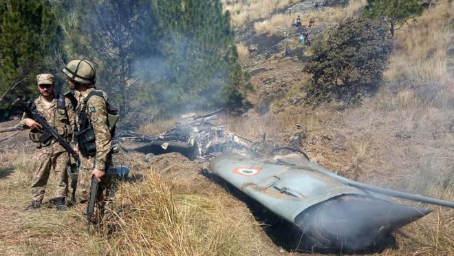 Aeronave da força Aérea da Índia foi abatida na Caxemira