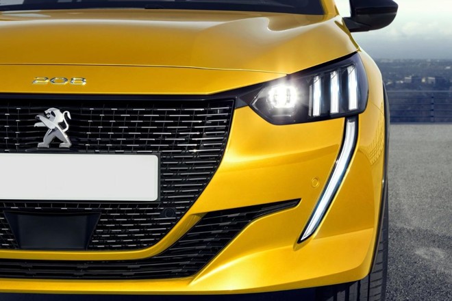 Os filetes que simulam as ‘garras do leão’ se destacam nos faróis e ganham o prologamento da luz diurna no para-choque. | Peugeot / Divulgação
