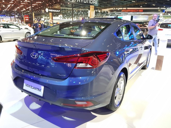 HYUNDAI ELANTRA (reestilização): 2º semestre. | 