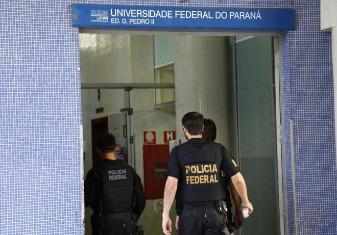 Polícia Federal fez busca e apreensão de documentos na UFPR. | Aniele Nascimento/Arquivo Gazeta do Povo