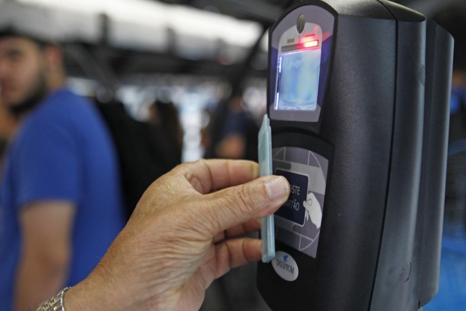 Urbs quer reduzir o uso de dinheiro no transporte coletivo de Curitiba. | Antônio More/Gazeta do Povo