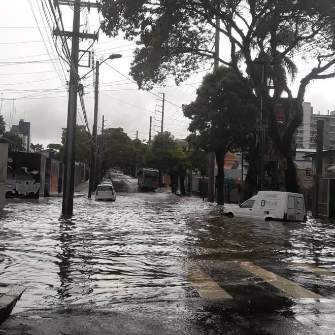Rua Ângelo Sampaio com Avenida Getúlio Vargas | Fran Pissolato/Colaboração