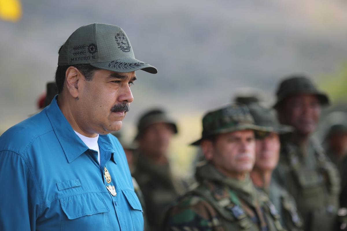 Nicolas Maduro discursando para as tropas na Base Naval de Turiamo, Estado de Aragua, na Venezuela, em 3 de fevereiro de 2019 | MARCELO GARCIA/Presidência da Venezuela/AFP
