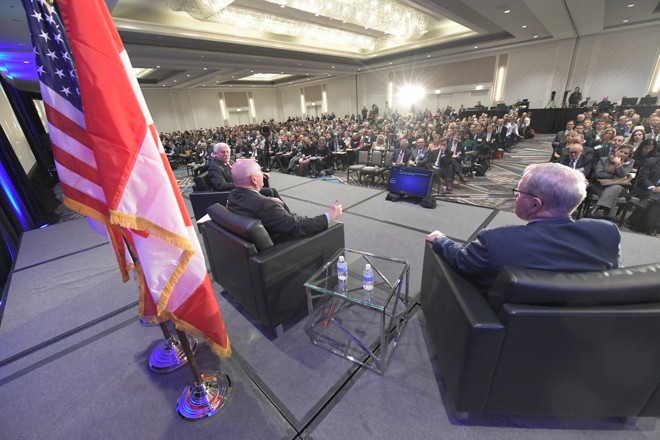 O secretário de Agricultura dos EUA, Sonny Perdue (ao centro) com o secretário mexicano Villalobos Arambula e o ministro canadense MacAulay durante a abertura do Agricultural’ Outlook Forum, em Arlington, Virgínia. | Lance Cheung/USDA/Divulgação