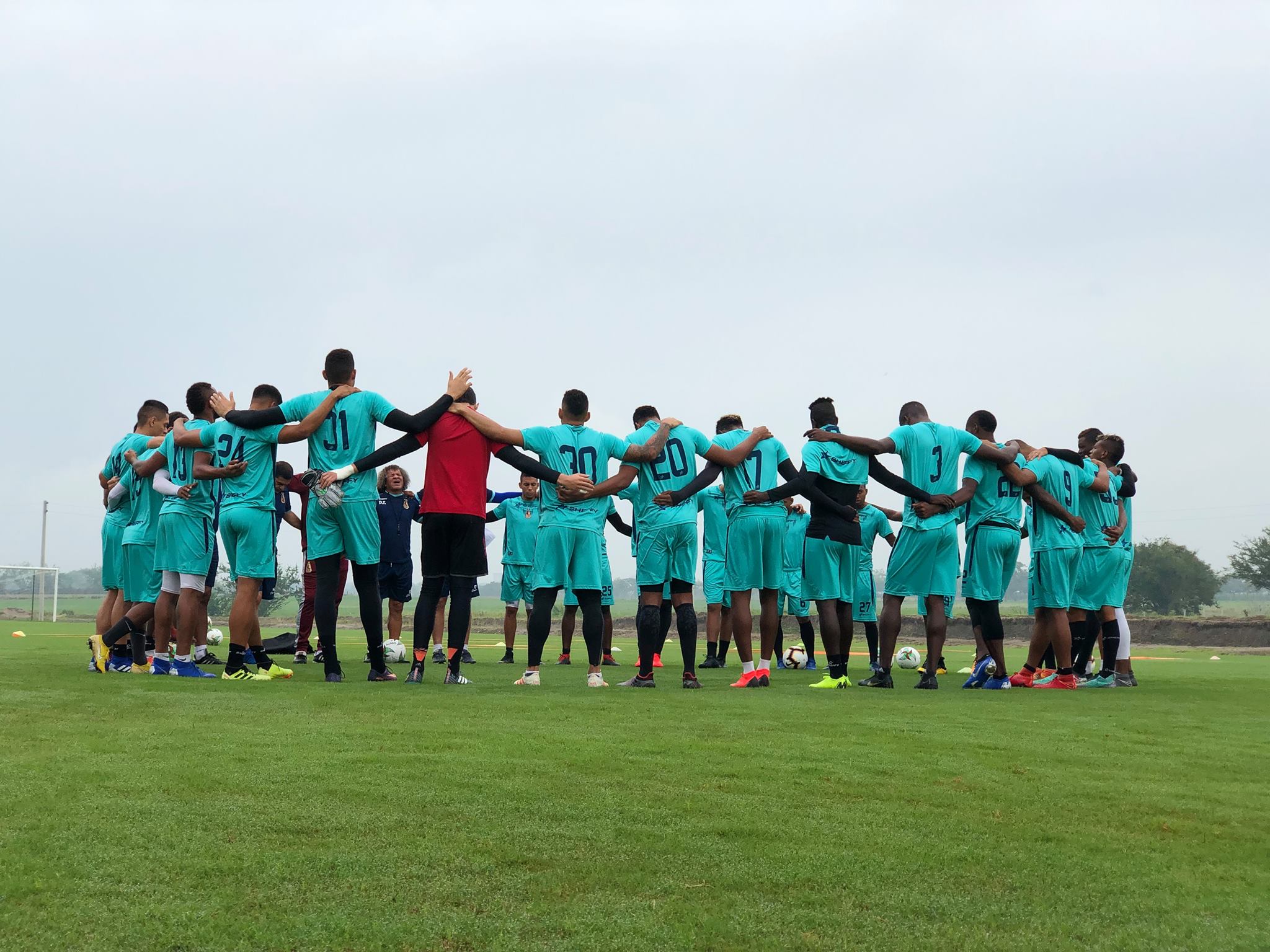 Elenco do Tolima se reúne antes de treinamento: time sofre com problemas defensivos e críticas de torcedores | Reprodução/Facebook