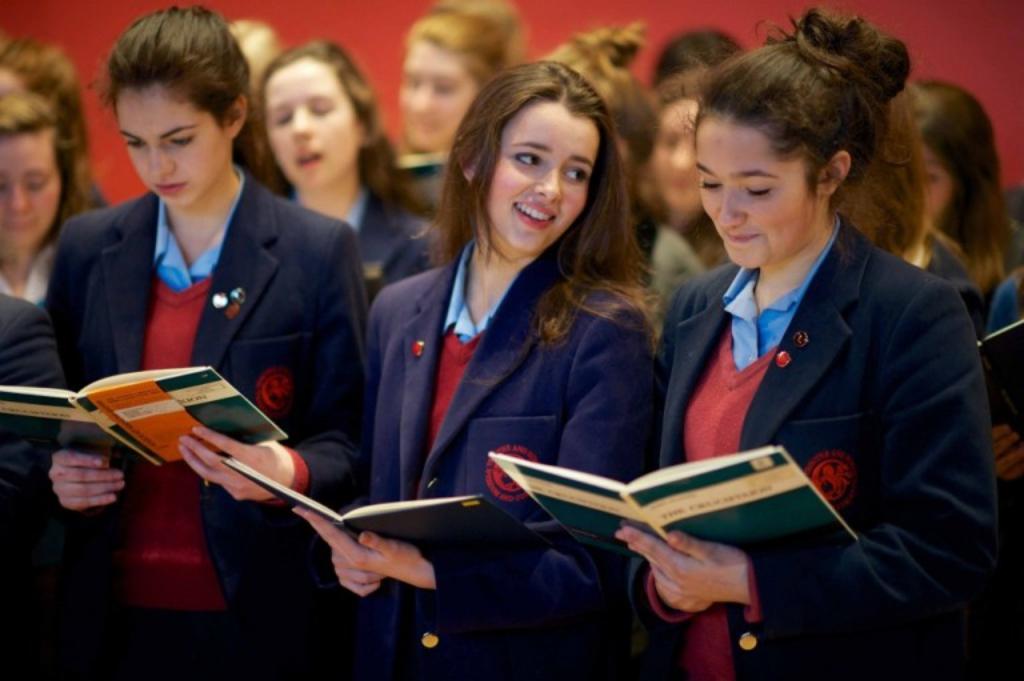 Escola  para meninas na Inglaterra: as melhores notas nos rankings internacionais | St George’s School for Girls/Facebook