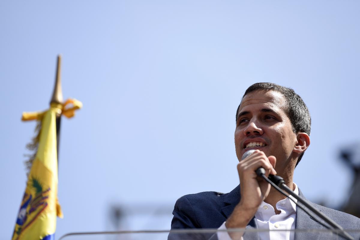 Juan Guaidó, presidente interino da Venezuela, fala durante protesto na capital, Caracas, em 2 de fevereiro | Carlos Becerra / Bloomberg