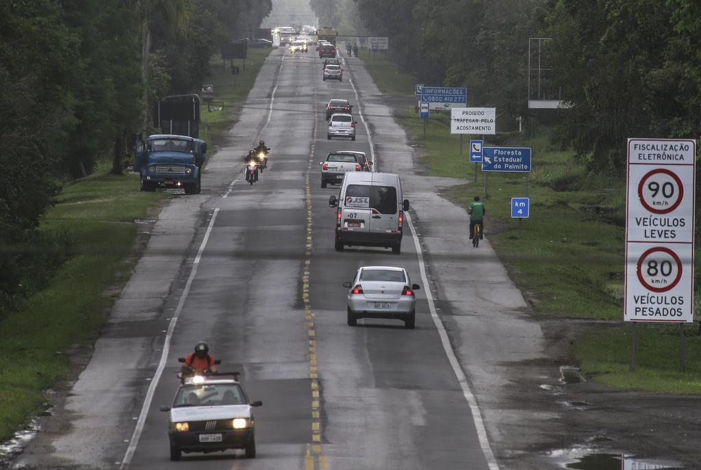 Nova estrada seria paralela à PR-412. | Jonathan Campos/Gazeta do Povo