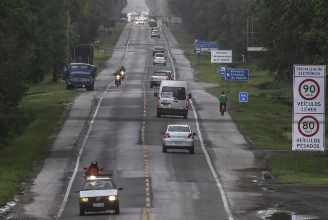Nova estrada seria paralela à PR-412. | Jonathan Campos/Gazeta do Povo