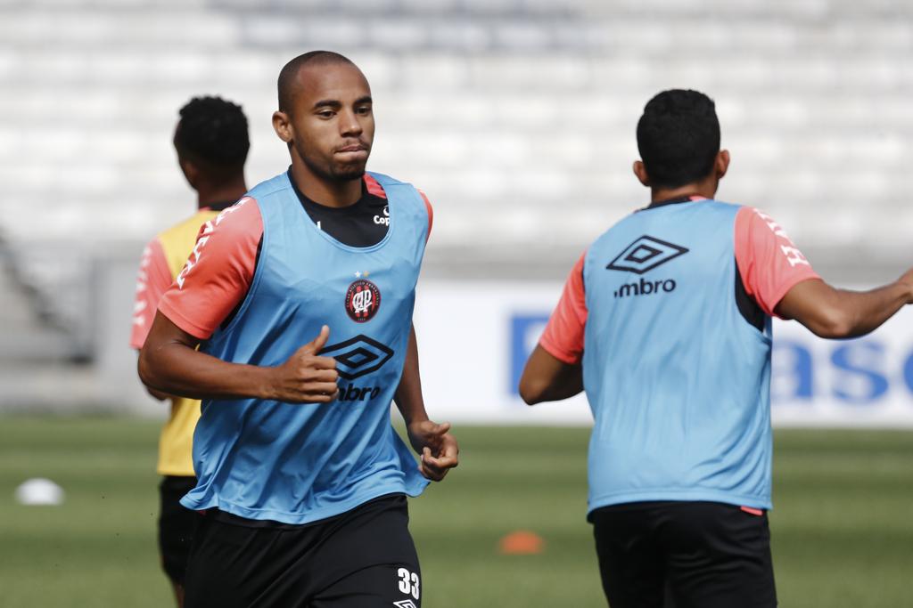 Reginaldo durante treino do Athletico. | André Rodrigues/Gazeta do Povo