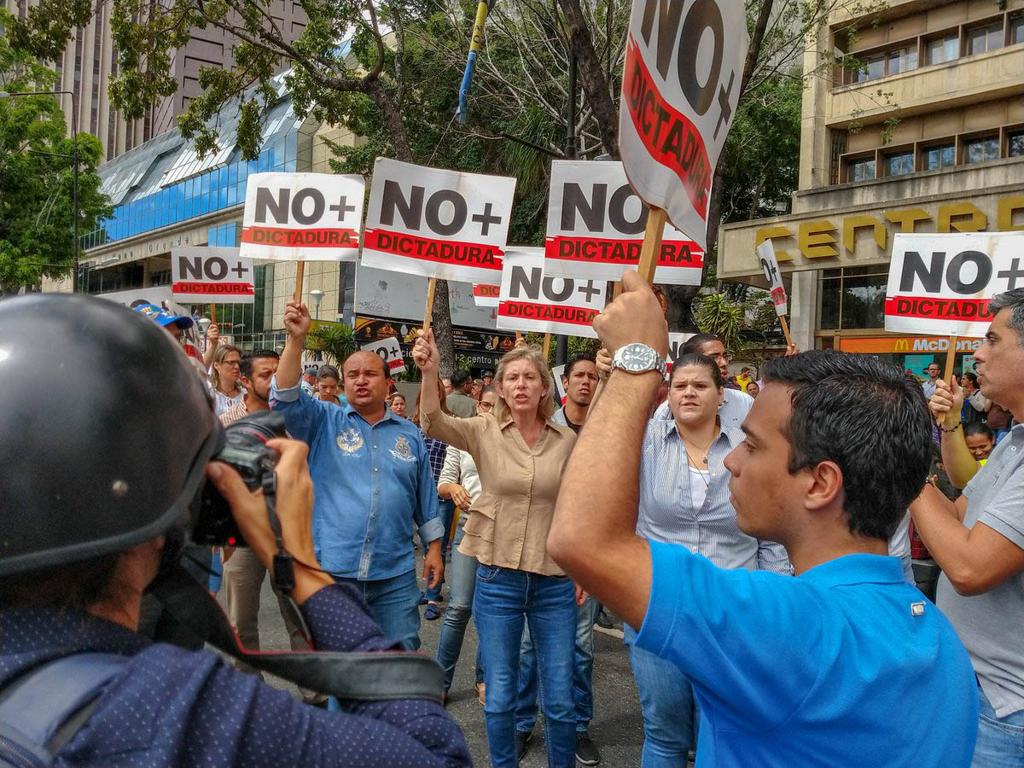 Protestos contra o governo de Maduro se tornaram rotina em Caracas, a capital venezuelana, e várias outras cidades do país. | Fotos Públicas