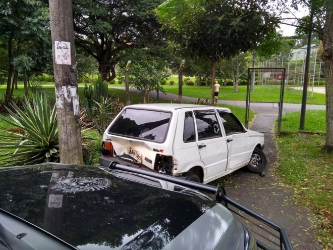 Perseguição a ladrão de carro terminou em tiroteio no Bacacheri. | Gerson Klaina / Tribuna do Paraná