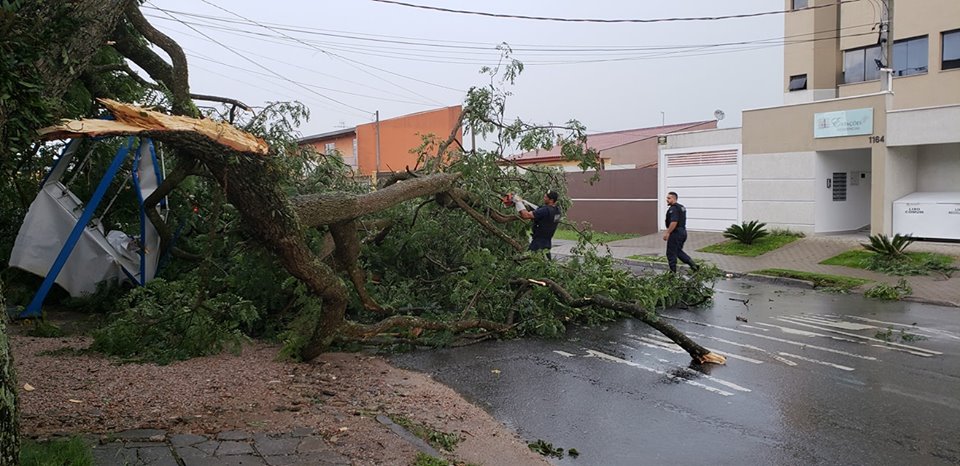 A chuva inesperada assustou muita gente, principalmente na Região Metropolitana de Curitiba (RMC). | Foto: Divulgação/Guarda Municipal de São José dos Pinhais