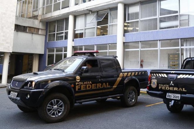 Operação Research apreendeu documentos na UFPR, em fevereiro de 2017. | Aniele Nascimento/Arquivo Gazeta do Povo