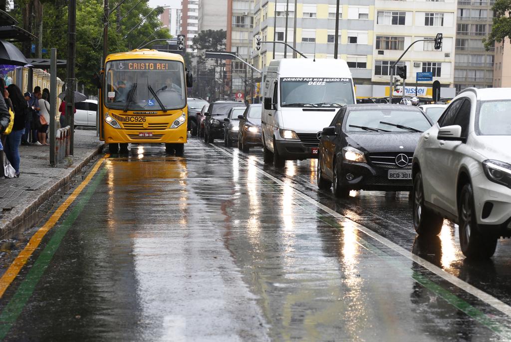 Trecho entre as ruas 24 de Maio e Desembargador Westphalen percorrem 500 metros. | Aniele Nascimento/Gazeta do Povo