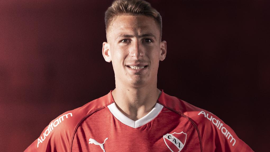 Romero tem 1,75 m e quatro gols marcados na última temporada argentina | Independiente/Divulgação
