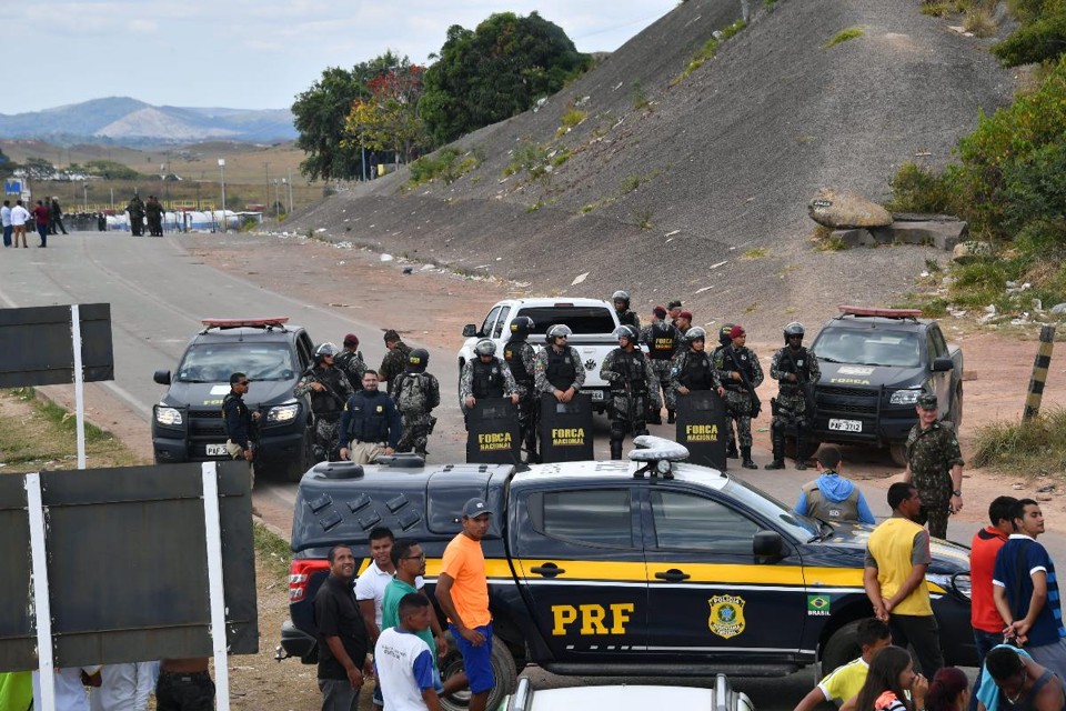 Soldados brasileiros na fronteira Brasil-Venezuela, em Pacaraima, estado de Roraima, Brasil, em 24 de fevereiro de 2019 | NELSON ALMEIDA/AFP
