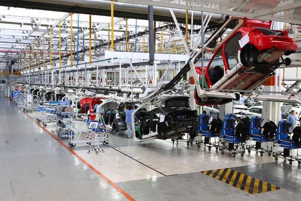 Linha de produção da Volkswagen em Taubaté | Divulgação/Volkswagen do Brasil