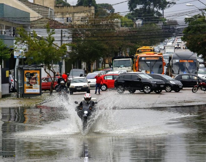 Rua Brasílio Itiberê | Átila Alberti/Tribuna do Paraná