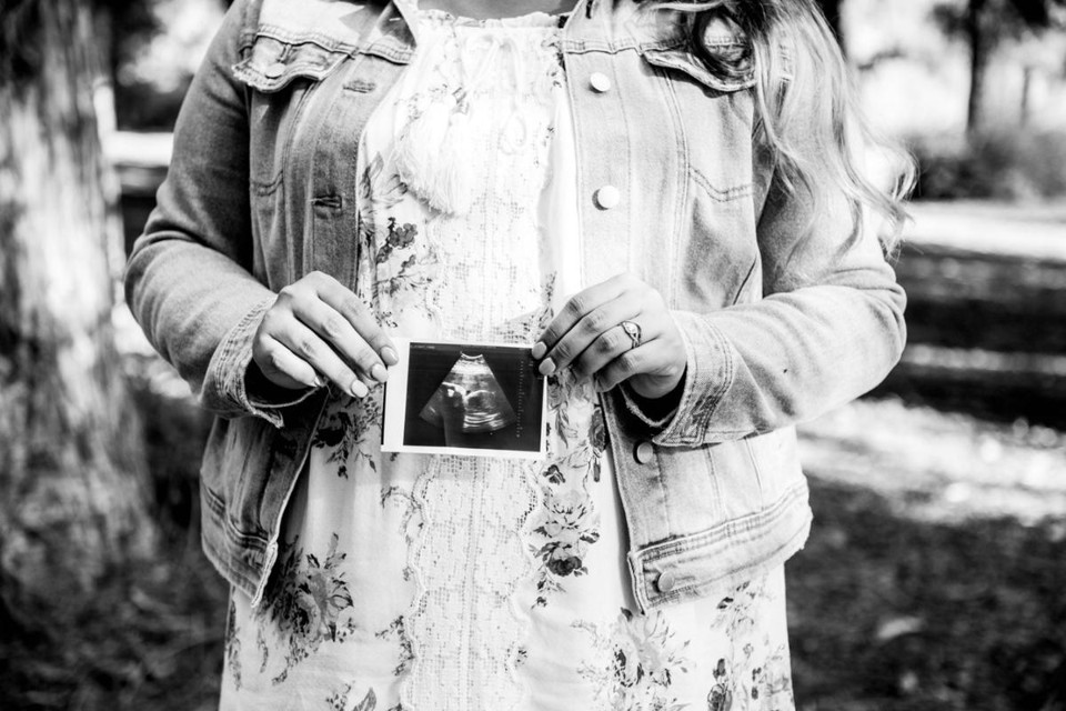 Defensores do aborto querem liberar o procedimento nos EUA após a 21ª semana de gestação. Imagem ilustrativa. | Edward Cisneros/Unsplash/
Reprodução