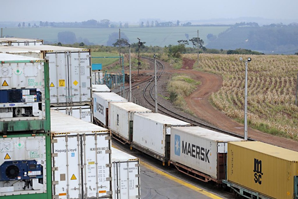 Terminal de contêineres refrigerados da Brado Logística em Cambé, no Norte do Paraná | Albari Rosa/Gazeta do Povo