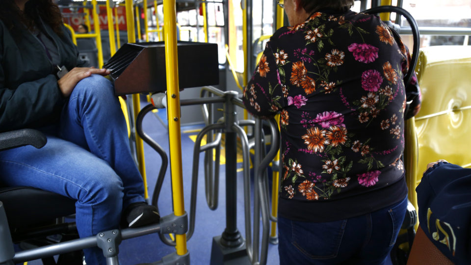 idosa-catraca-onibus-curitiba