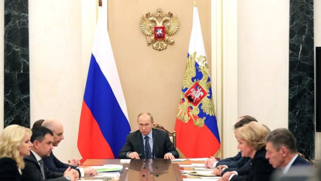 Vladimir Putin em reunião com membros do governo. Foto: Kremlin / Fotos públicas