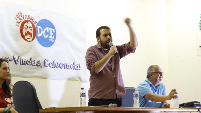 Boulos na USFC, nesta terça-feira (19). Foto: Facebook DCE USFC | Leonardo Gatti | Divulgação.