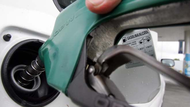 Petrobras reduziu preço do combustível na refinaria