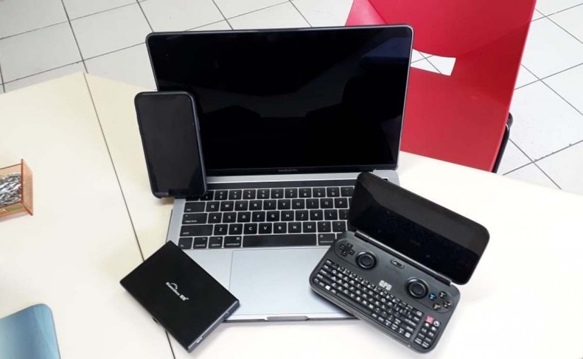 computadores e outros aparelhos eletrônicos