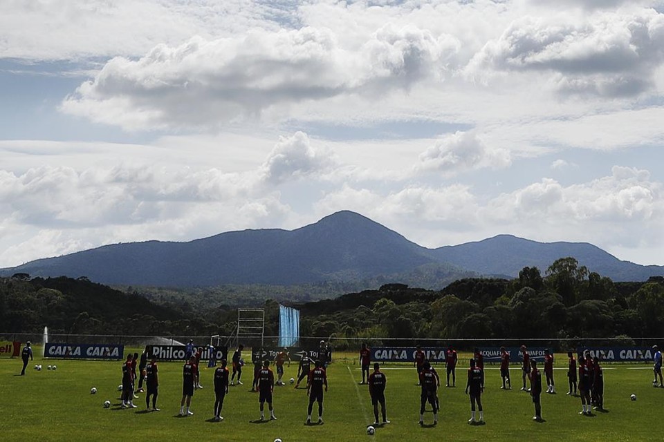 Jogadores durante treino do Paraná no Ninho. | Jonathan Campos/Gazeta do Povo