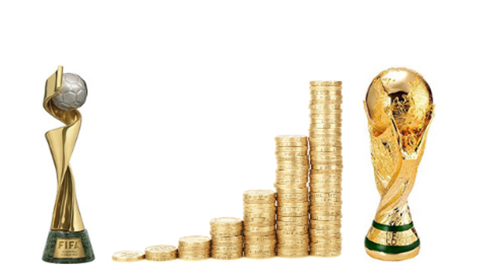 Troféu da Copa do Mundo de futebol feminino e masculino: uma vale mais que a outra? | /