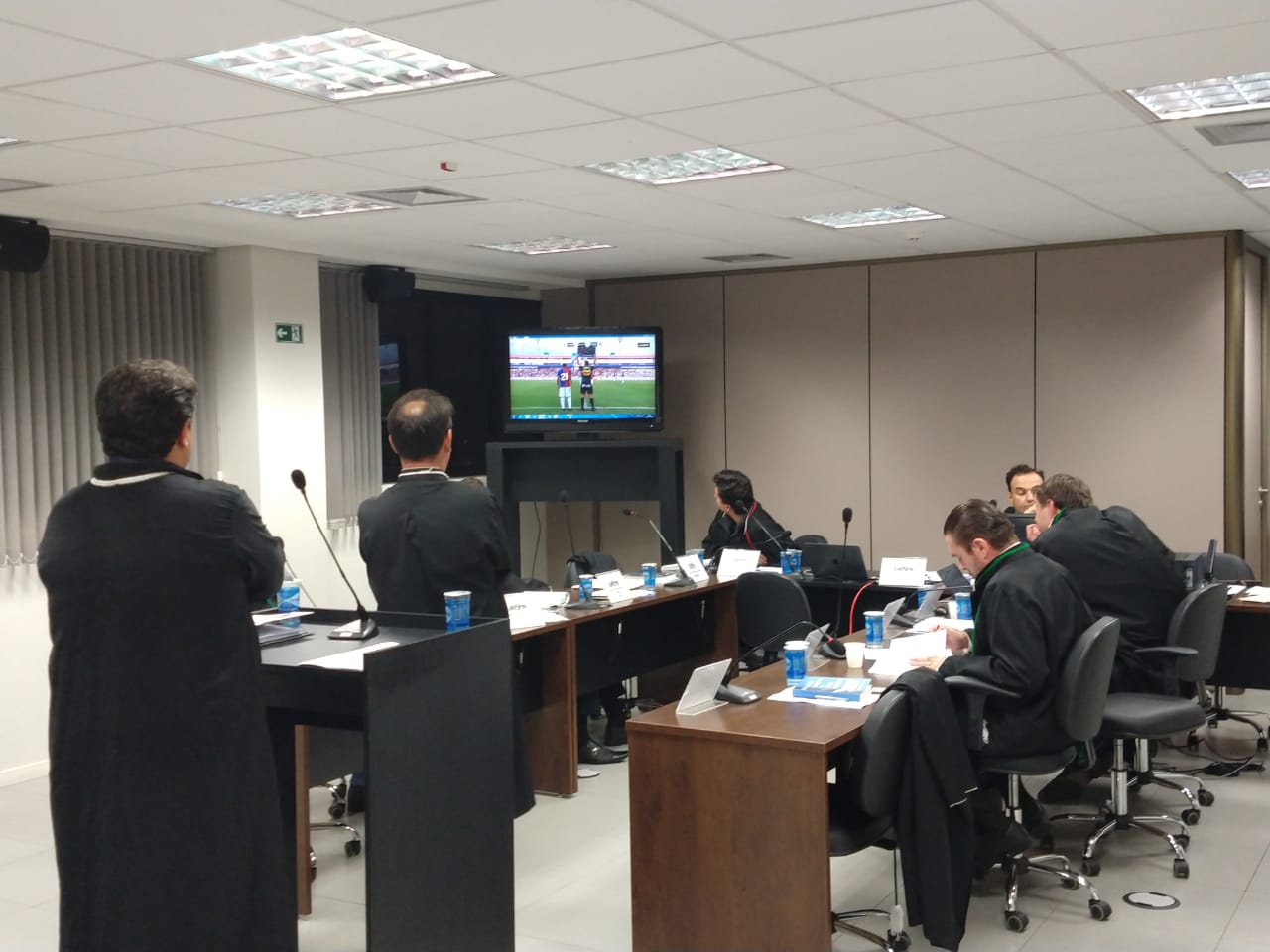 Julgamento realizado na noite desta quinta (28) no TJD-PR | Moreno Valério/Gazeta do Povo /