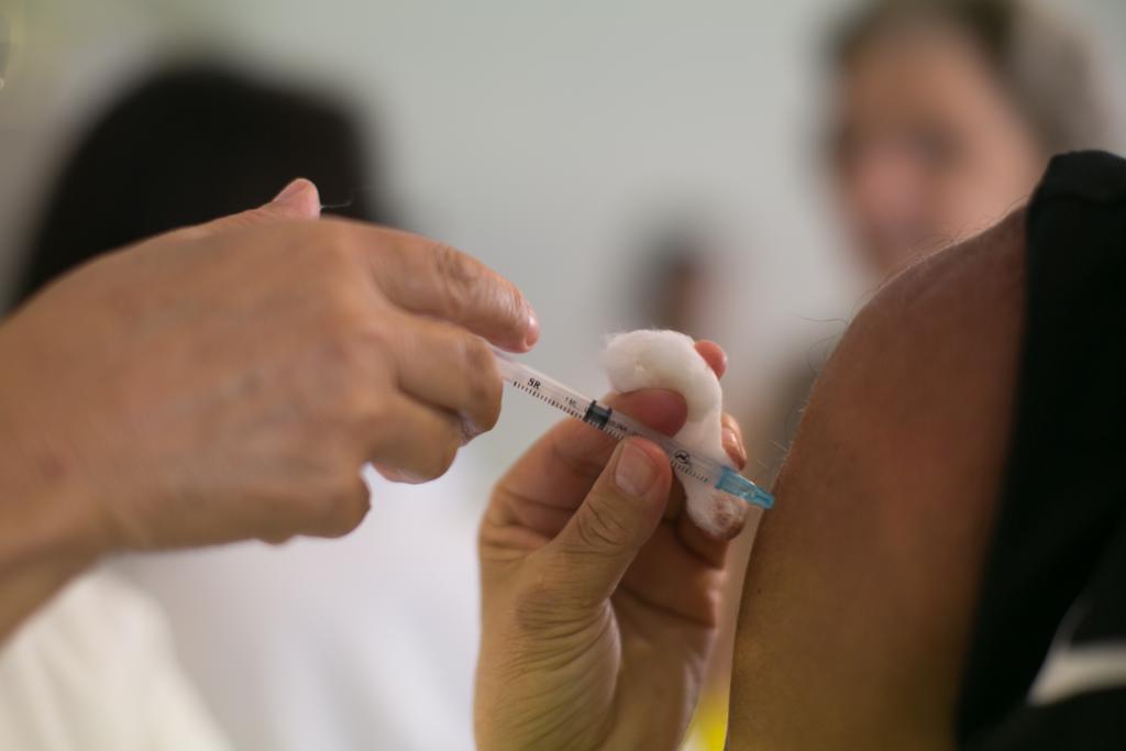 Vacina para o tipo B da meningite só é encontrada em clínicas particulares. | Brunno Covello/Gazeta do Povo/Arquivo