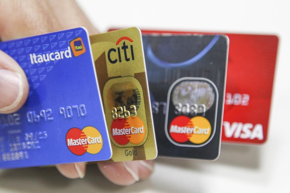 Brasileiros terão crediário no cartão de crédito a partir de abril de 2019 Brasileiros terão crediário no cartão de crédito a partir de abril de 2019