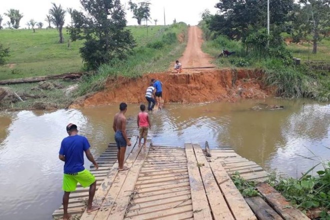 Duas barragens romperam em Rondônia, deixando pelo menos 50 famílias isoladas | Prefeitura de Machadinho D’Oeste / Divulgação