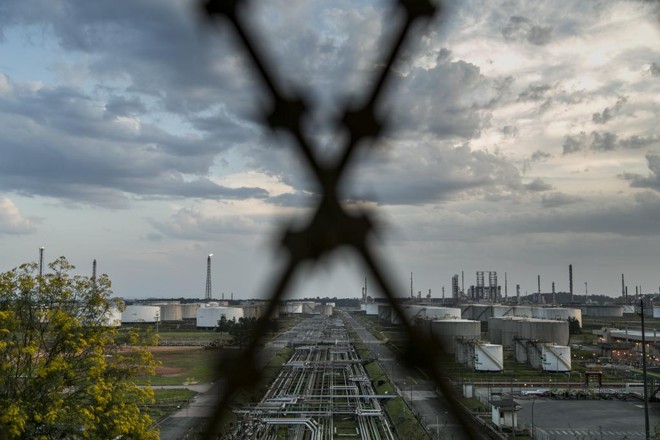 Repar, refinaria em Araucária, poderá ser privatizada ainda em 2019. | Marcelo Andrade/Gazeta do Povo