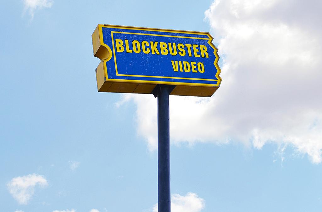 Placa luminosa da Blockbuster. | David Boté Estrada/Creative Commons/