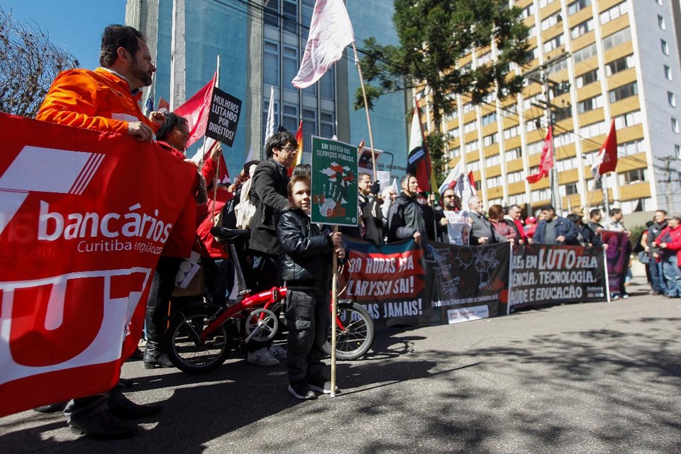 Sindicalistas de Curitiba participam do Dia do Basta, manifestação promovida pela CUT, em 10 de agosto de 2018. | André Rodrigues/Gazeta do Povo/Arquivo