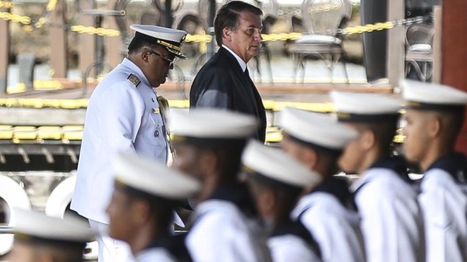 Jair Bolsonaro, em evento com marinheiros. | José Cruz/Agência Brasil