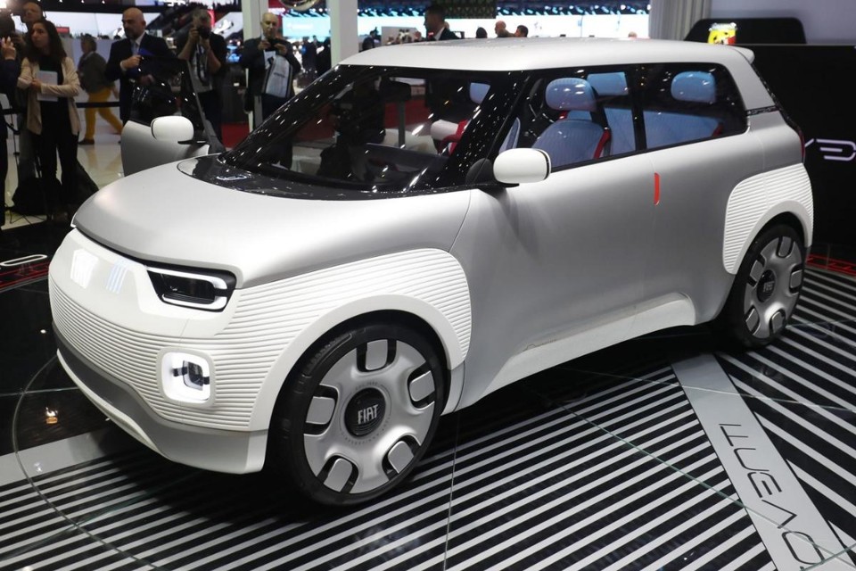O conceito exposto em Genebra celebra os 120 anos da Fiat (daí o nome Centoventi Ev Concept). | Newspress / Divulgação