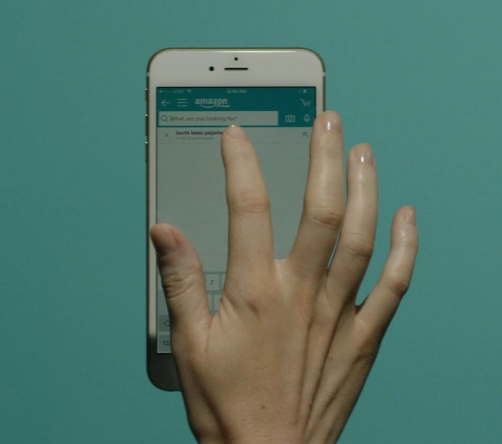 Os breves spots de vídeo aparecem como resultado da busca por produtos no aplicativo de compras da Amazon. | Reprodução/Amazon/